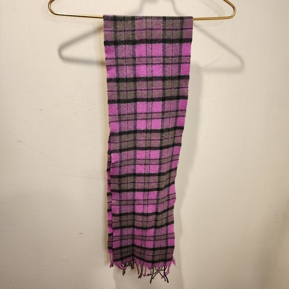 Johnstons Lambswool pink and black Plaid scarf - Picture 4 of 5